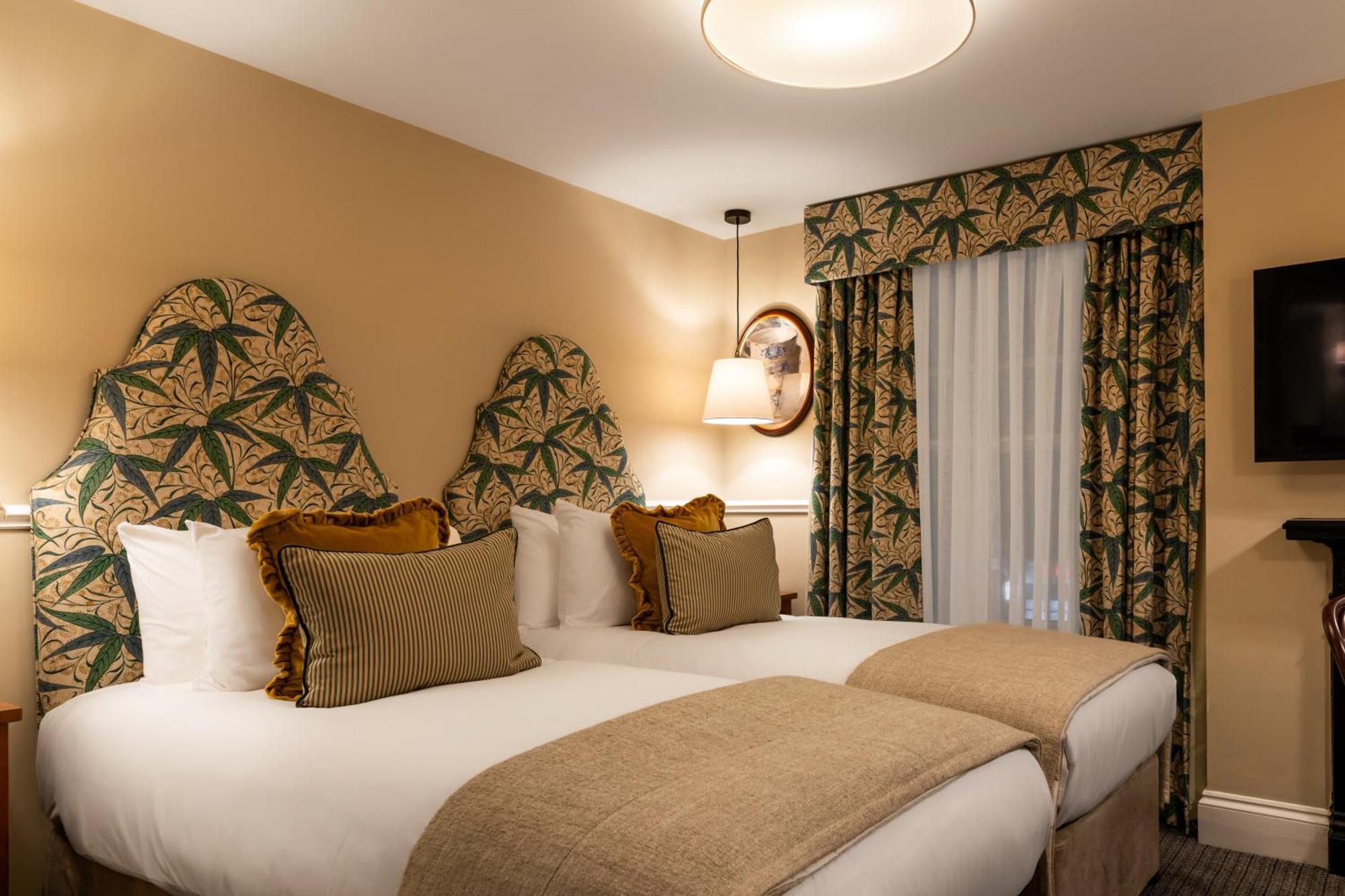 The Drayton Court Hotel Лондон Экстерьер фото
