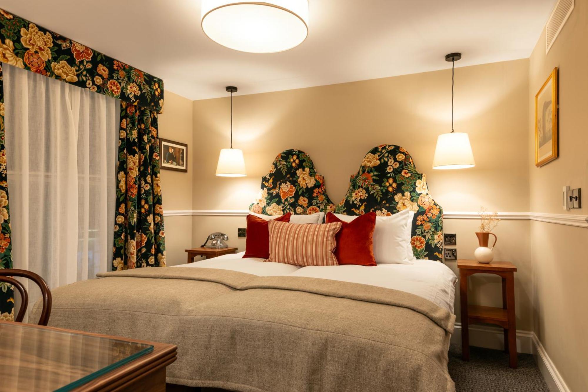 The Drayton Court Hotel Лондон Экстерьер фото
