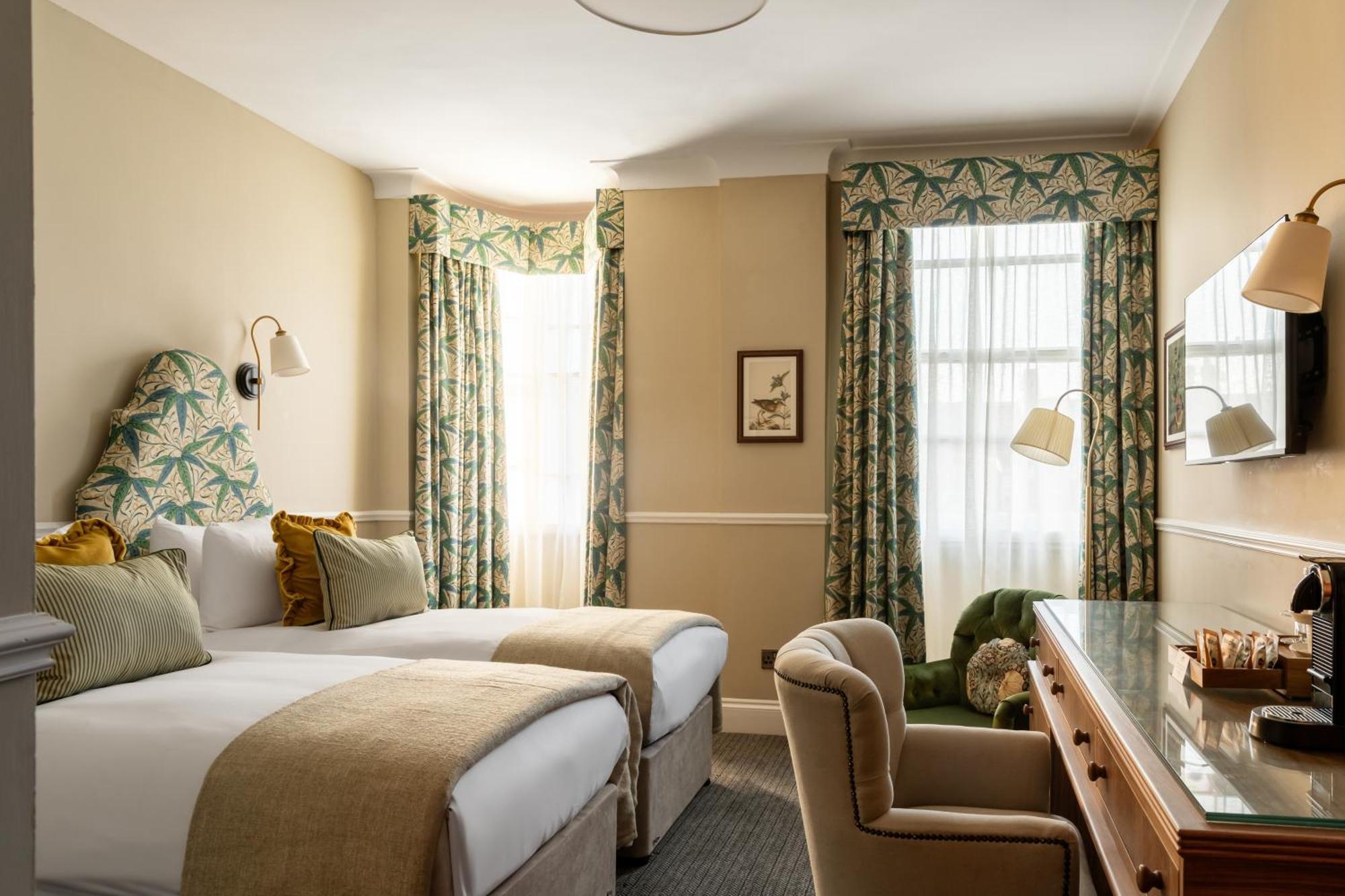 The Drayton Court Hotel Лондон Экстерьер фото