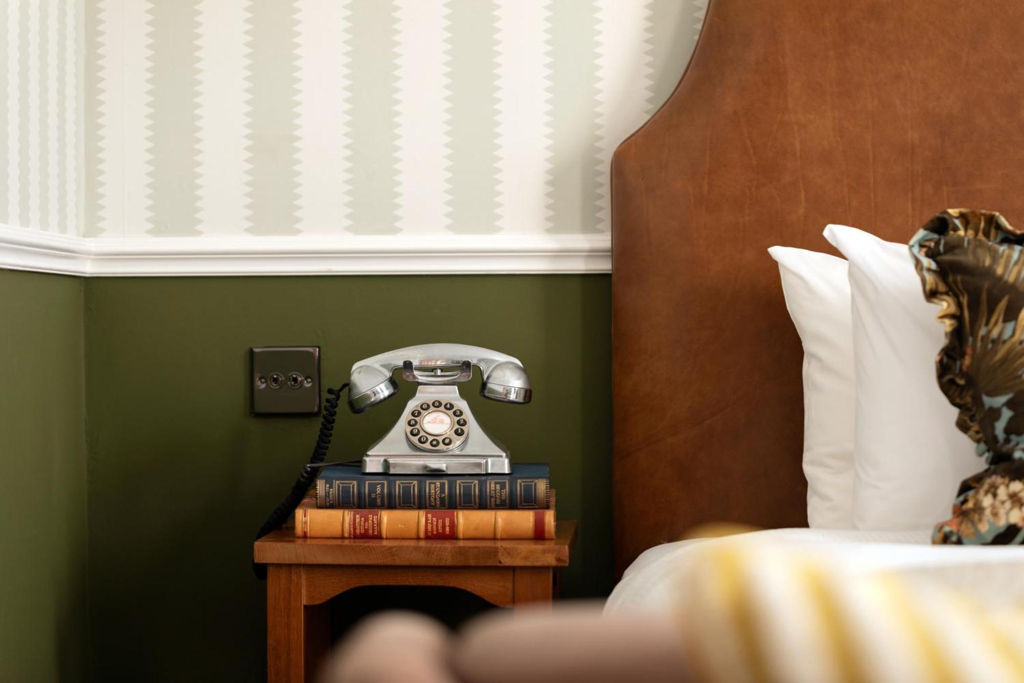 The Drayton Court Hotel Лондон Экстерьер фото