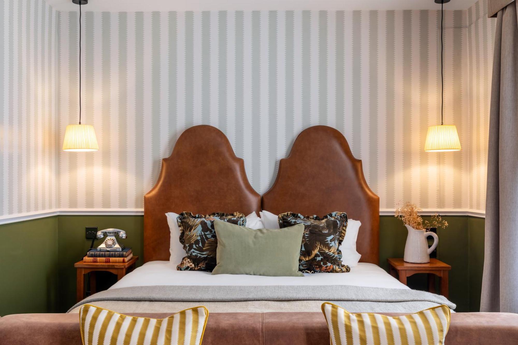 The Drayton Court Hotel Лондон Экстерьер фото