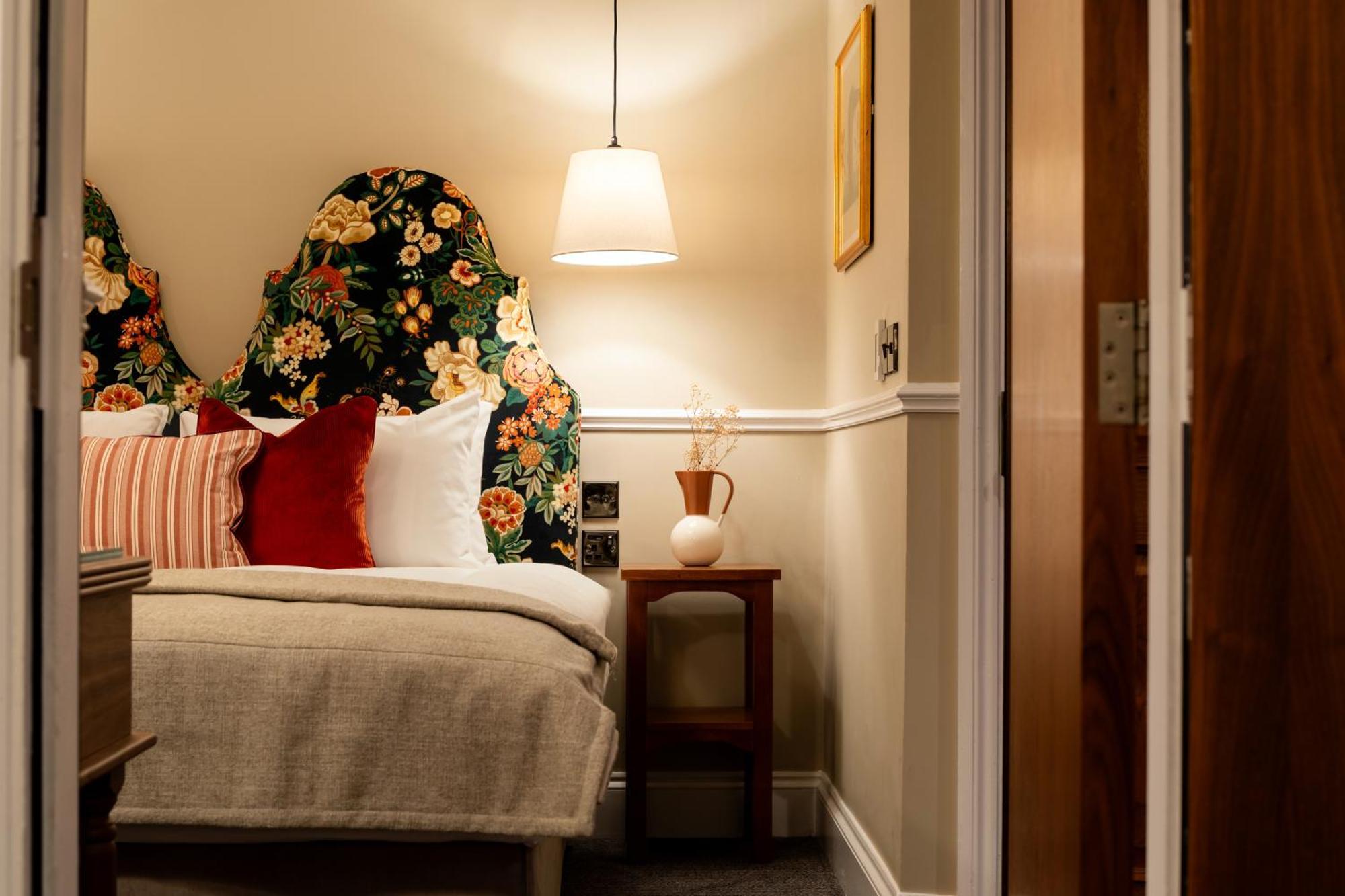 The Drayton Court Hotel Лондон Экстерьер фото