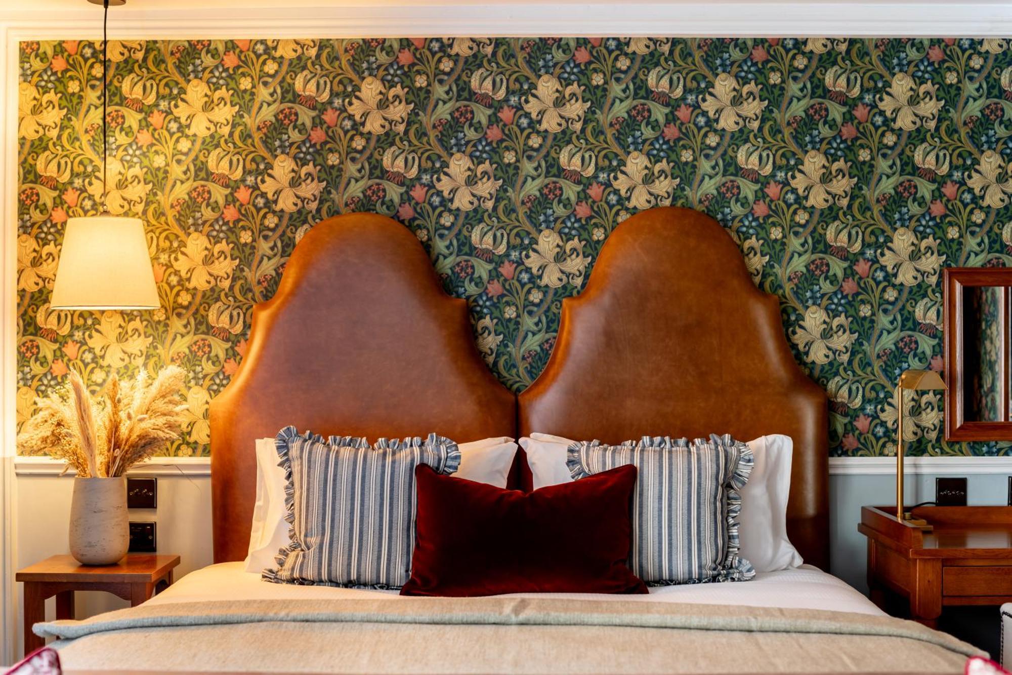 The Drayton Court Hotel Лондон Экстерьер фото